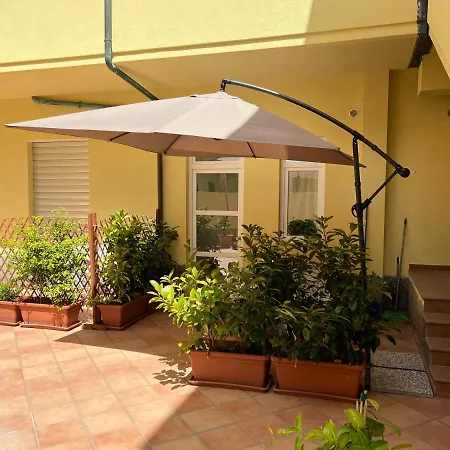 Carolina - Bilocale Capo dʼOrlando